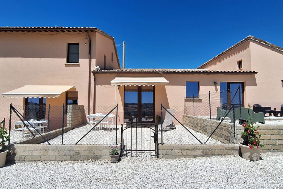 Privétuin met comfortabele zitplek, vakantieappartement Laguna, Casa Talènt