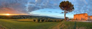 Zonsopgang boven de heuvels rond Monte Porzio